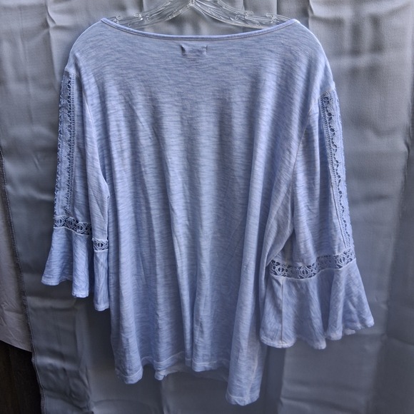 New Directions‎ Women's Medium Bell Sleeve Top Crochet Trim Accents Light Blue - Picture 4 of 7
